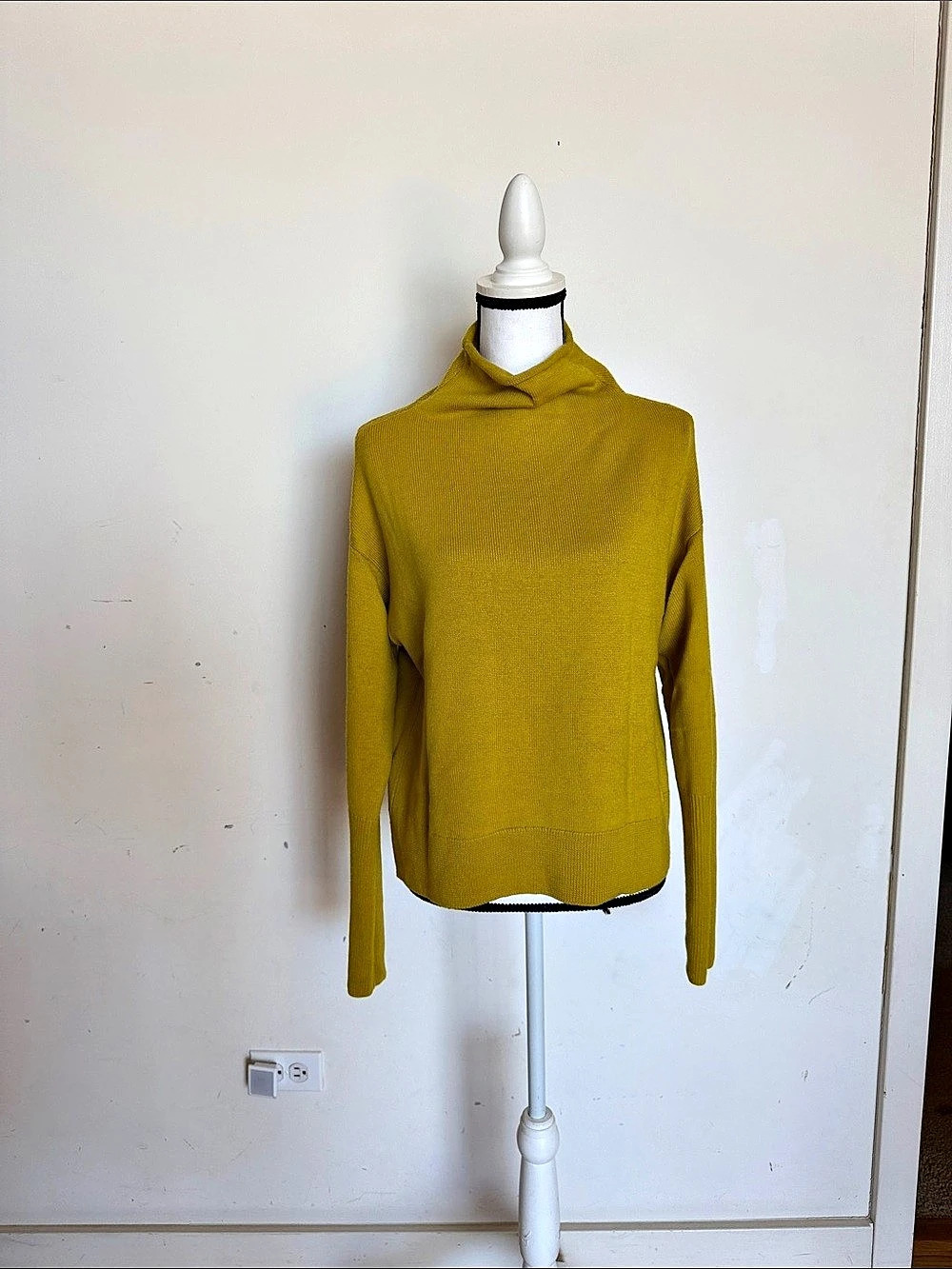 Wilfred by Aritzia Merino Wool Cowl Neck Sweater in Yellow Size Small